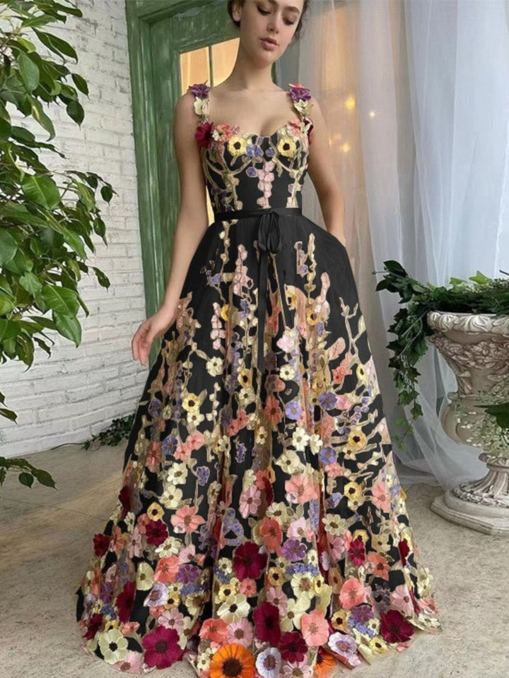 Kaia Summer Maxi Dress with Floral Patterns and Abstract Print